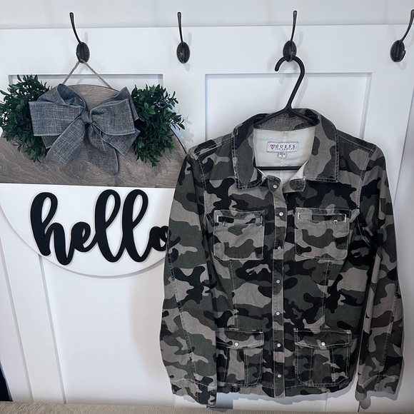 Guess Jackets - Picture 4 of 4